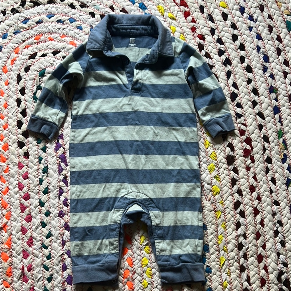 🍼🐣infant / baby 👶🏻🐯 BUNDLE

GAP Baby 6-12 Month Collared Henley Baby Romper